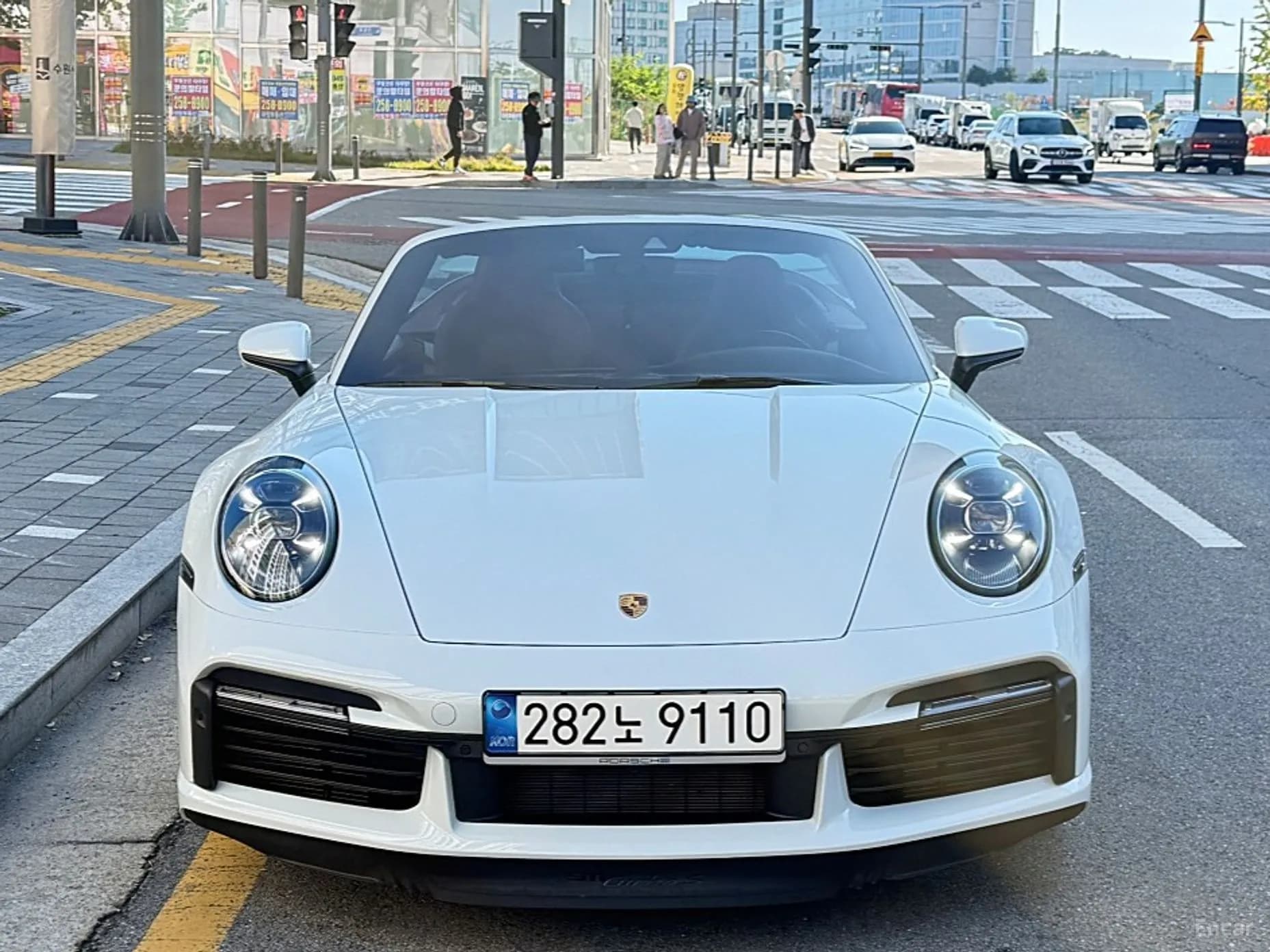911 (992)