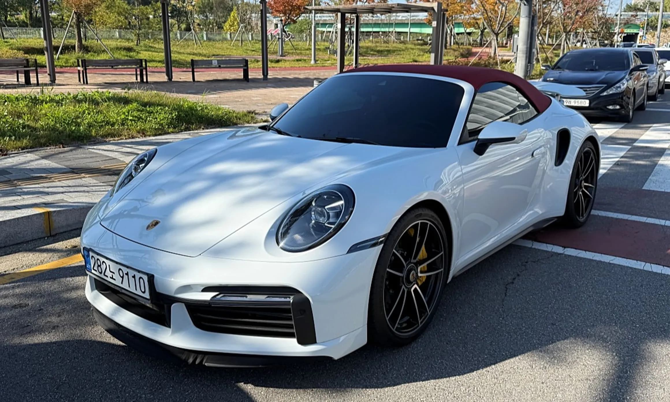 911 (992)