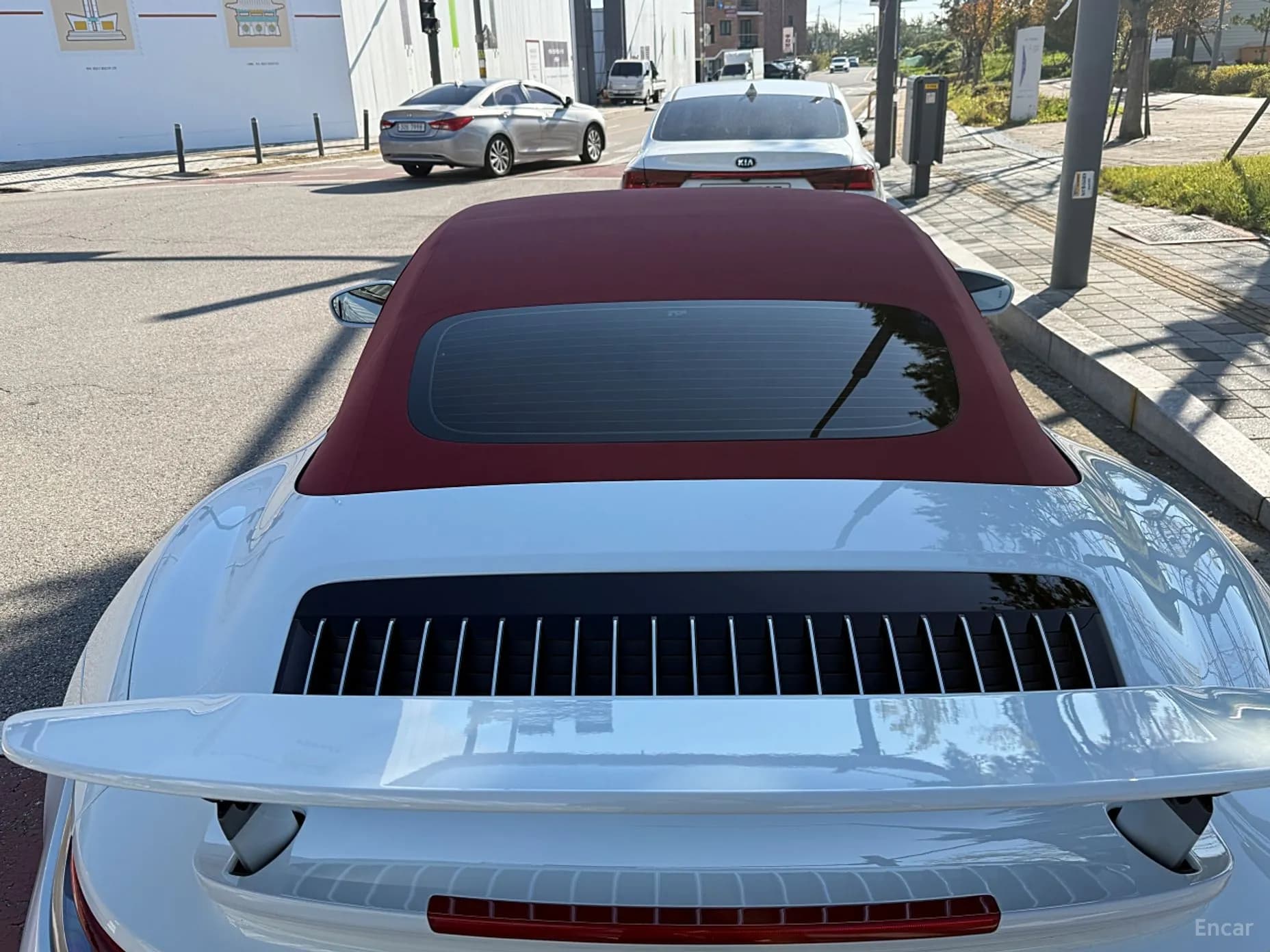 911 (992)