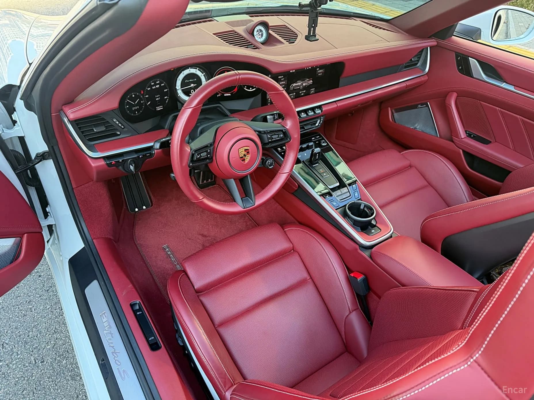 911 (992)
