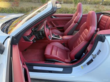 911 (992)