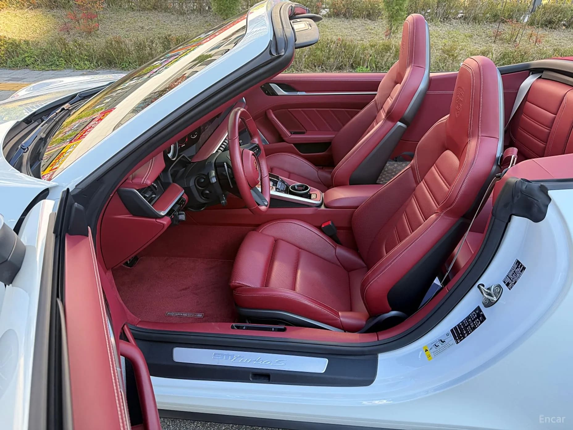 911 (992)