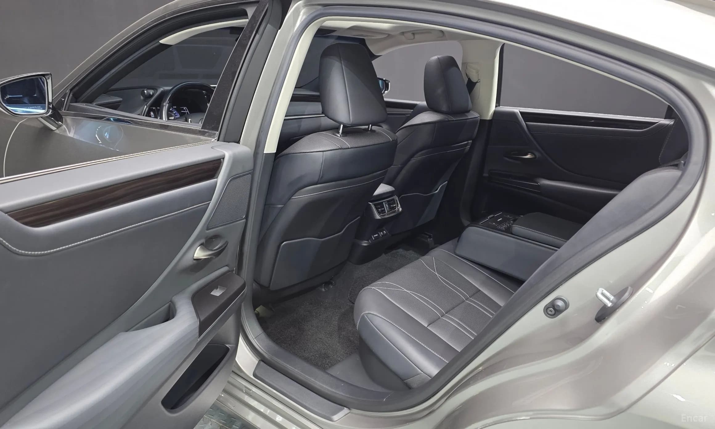 ES300h 7th Generation