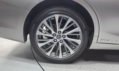ES300h 7th Generation