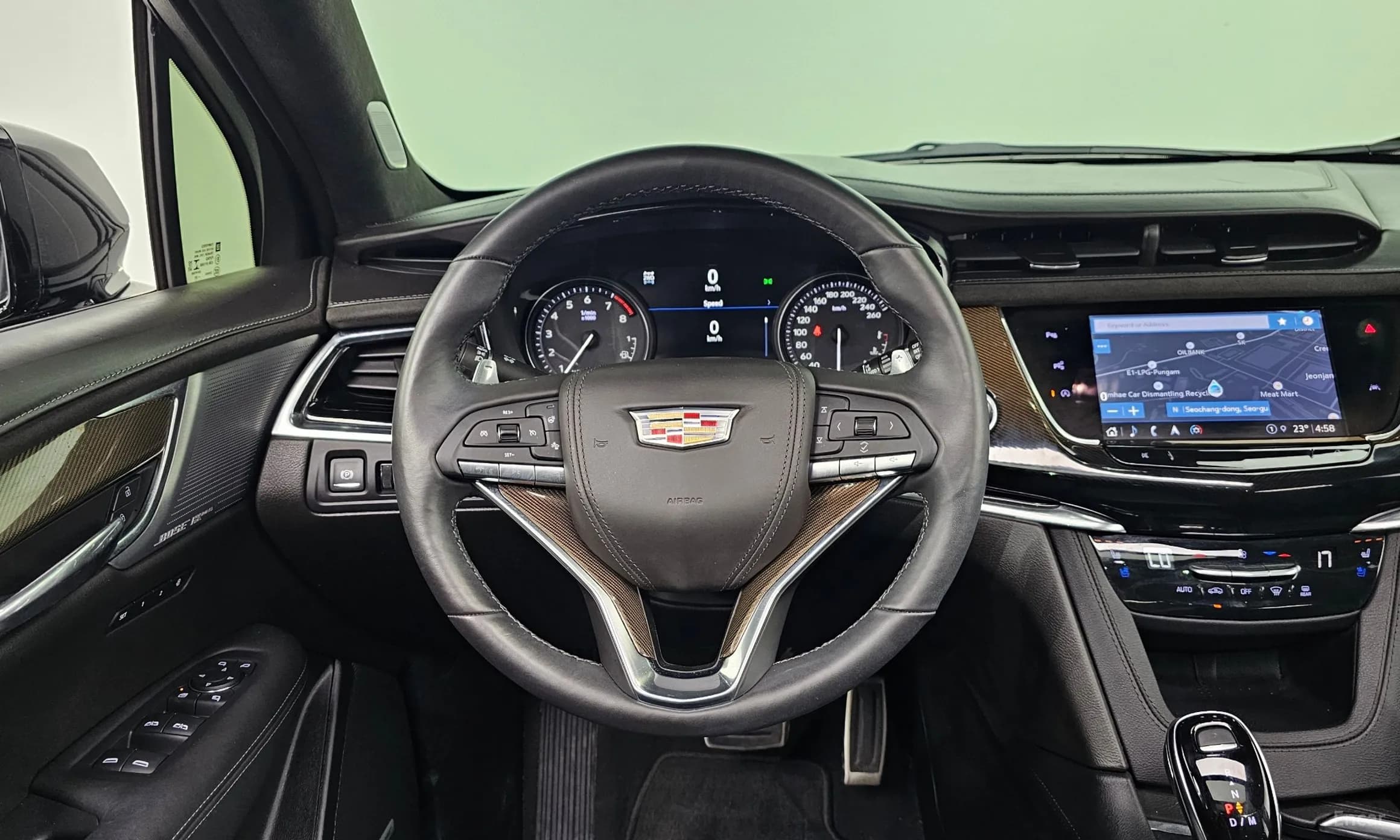 XT6