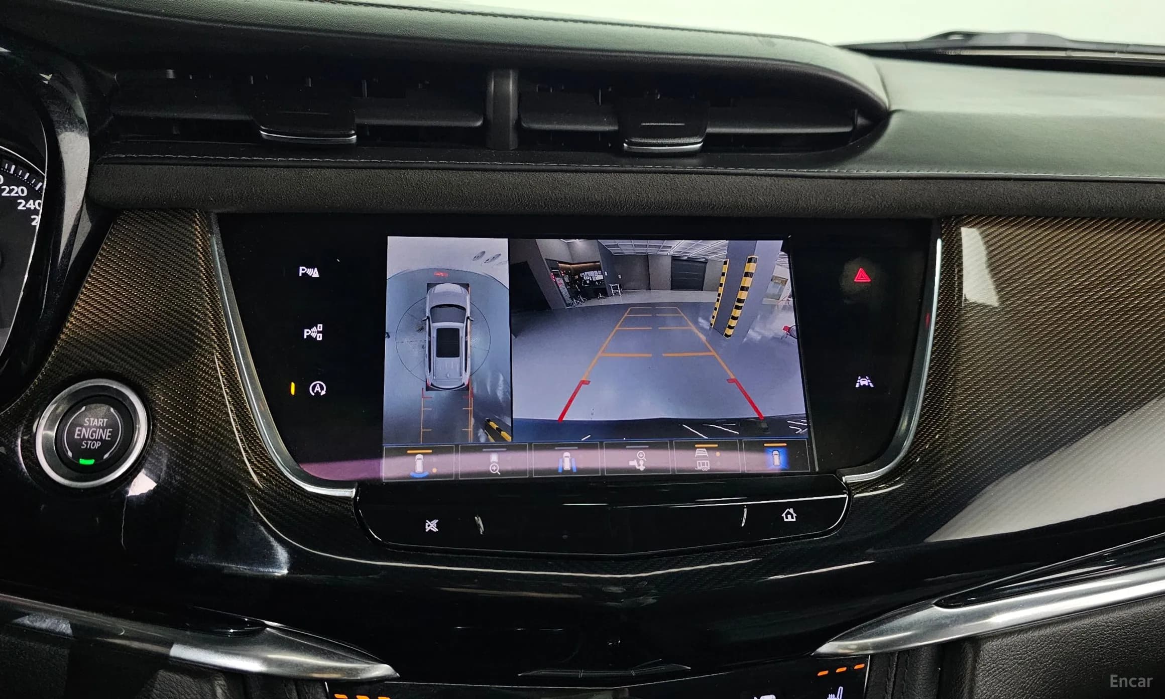 XT6