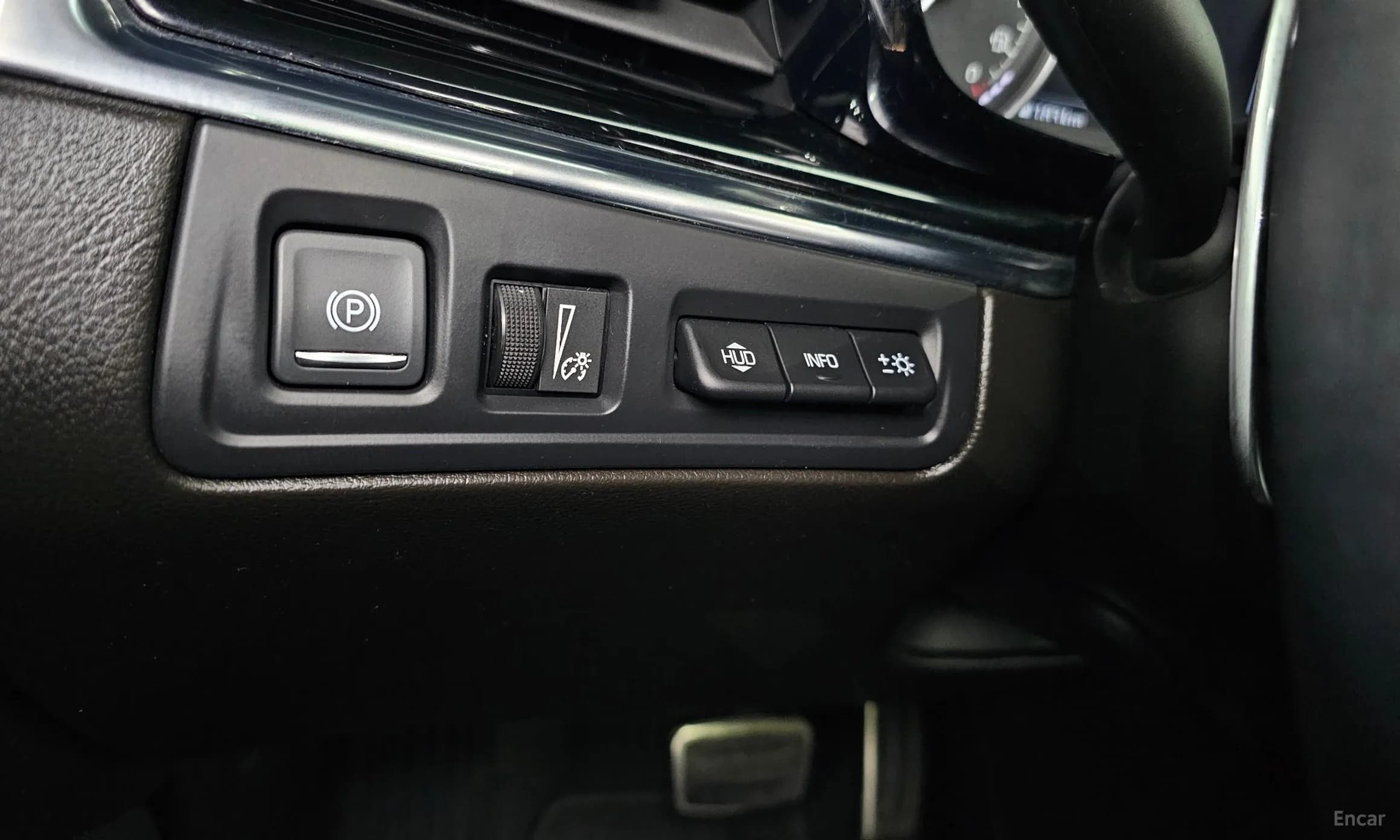 XT6