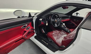 910
