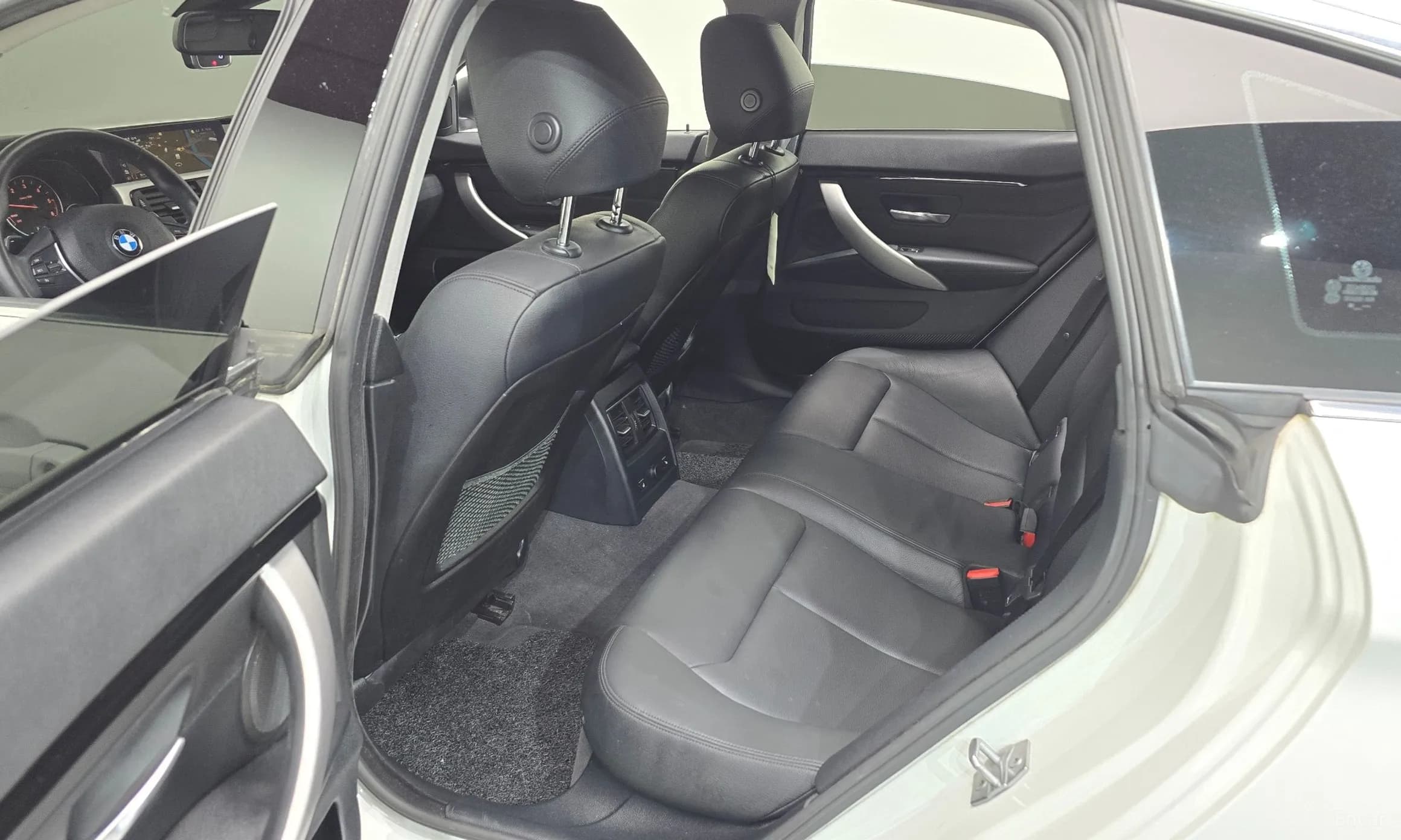 Series 4 (F32)