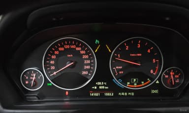 Series 4 (F32)