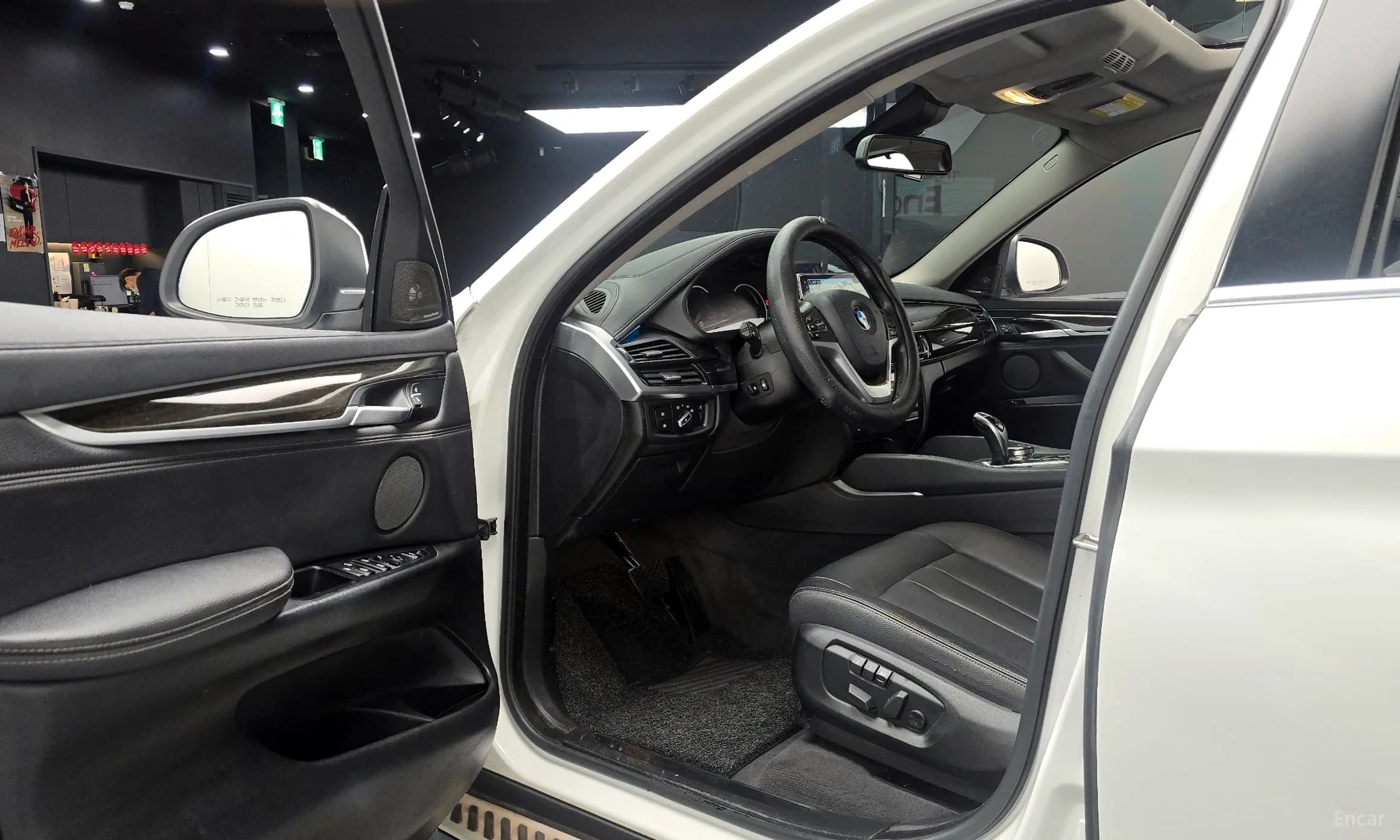 X6 (F16)