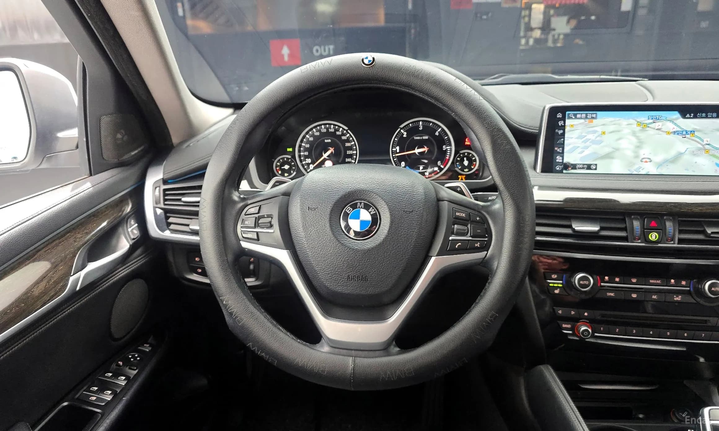 X6 (F16)
