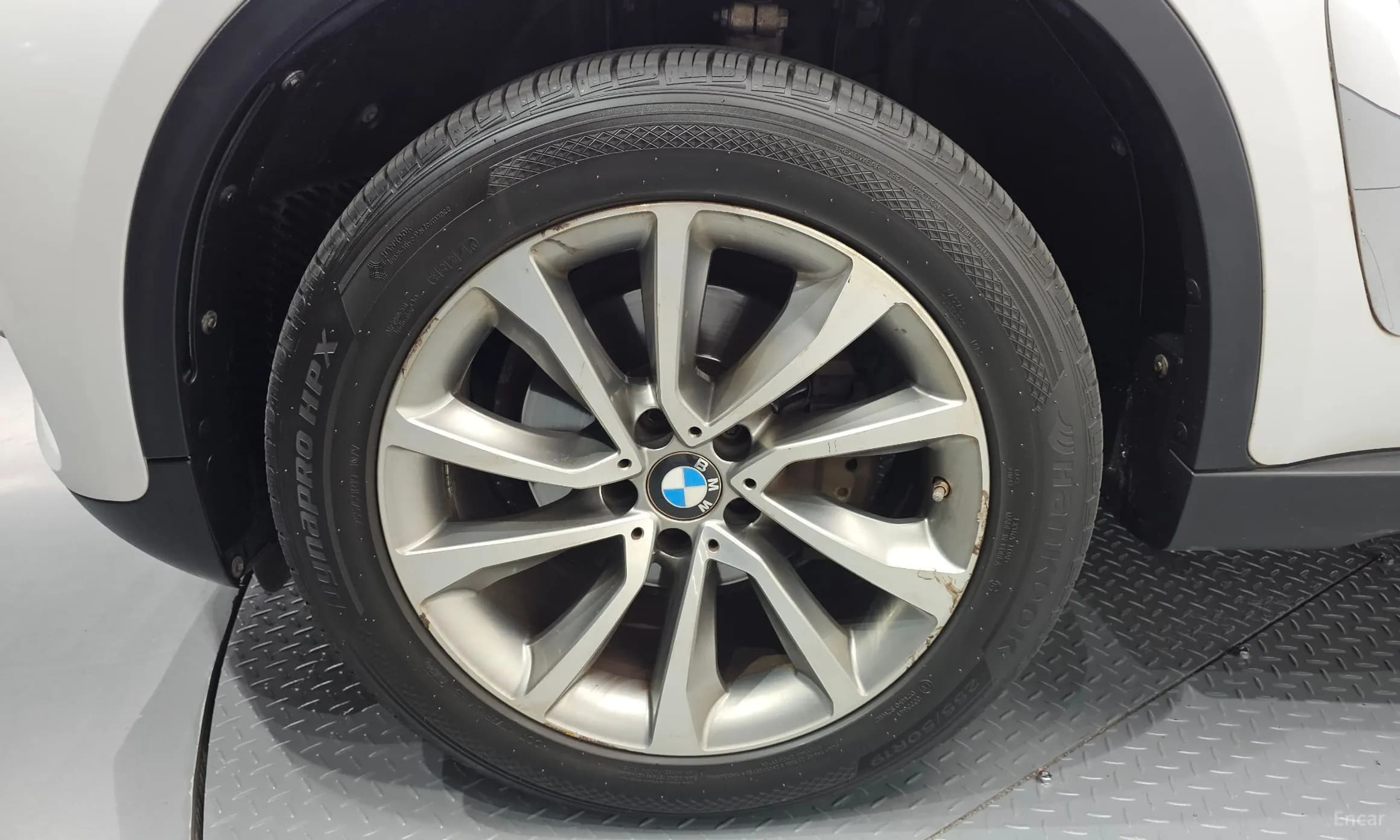 X6 (F16)