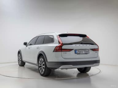 V90 Cross Country