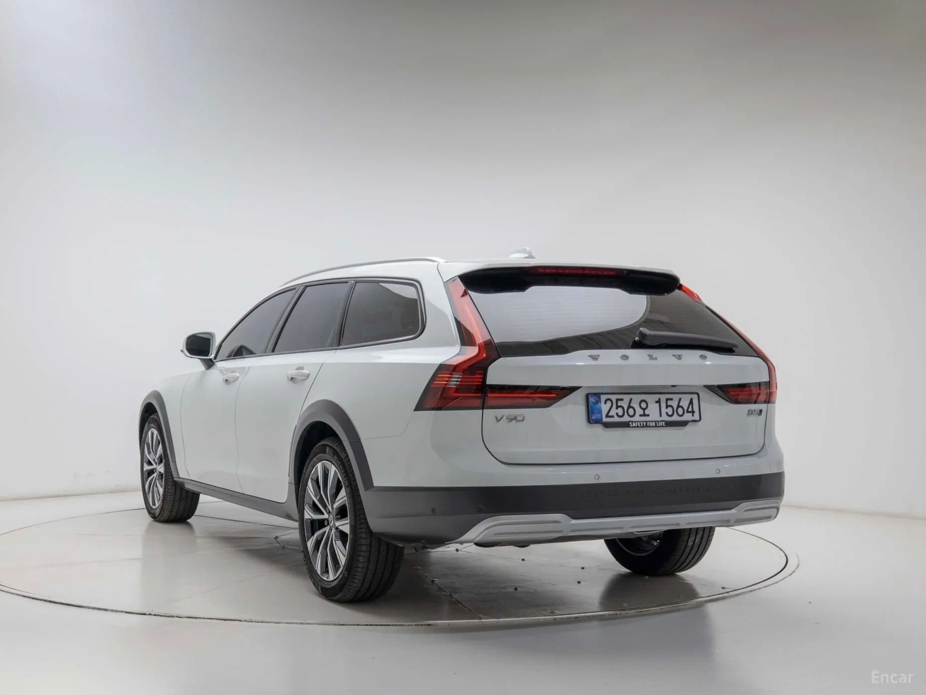 V90 Cross Country