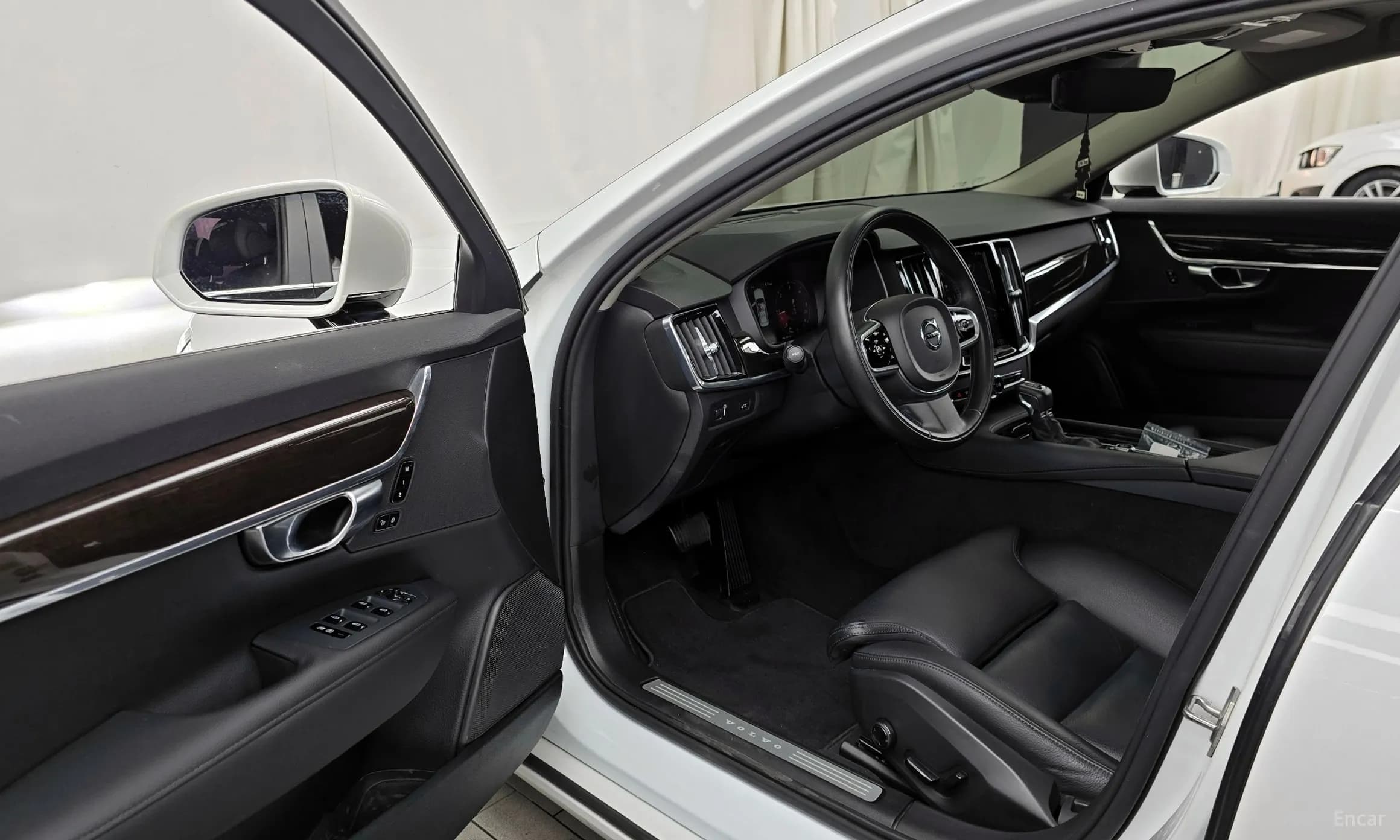 S90