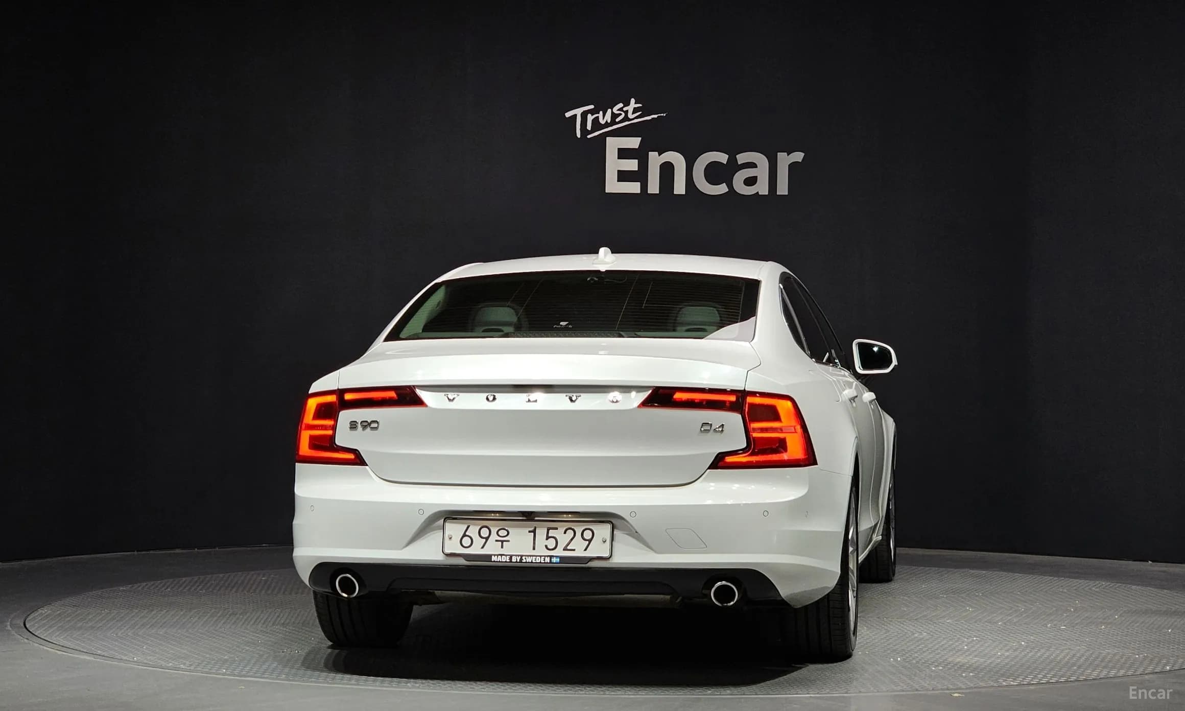 S90