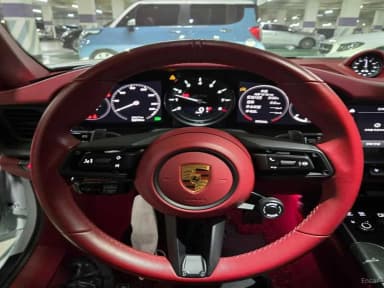 911 (992)