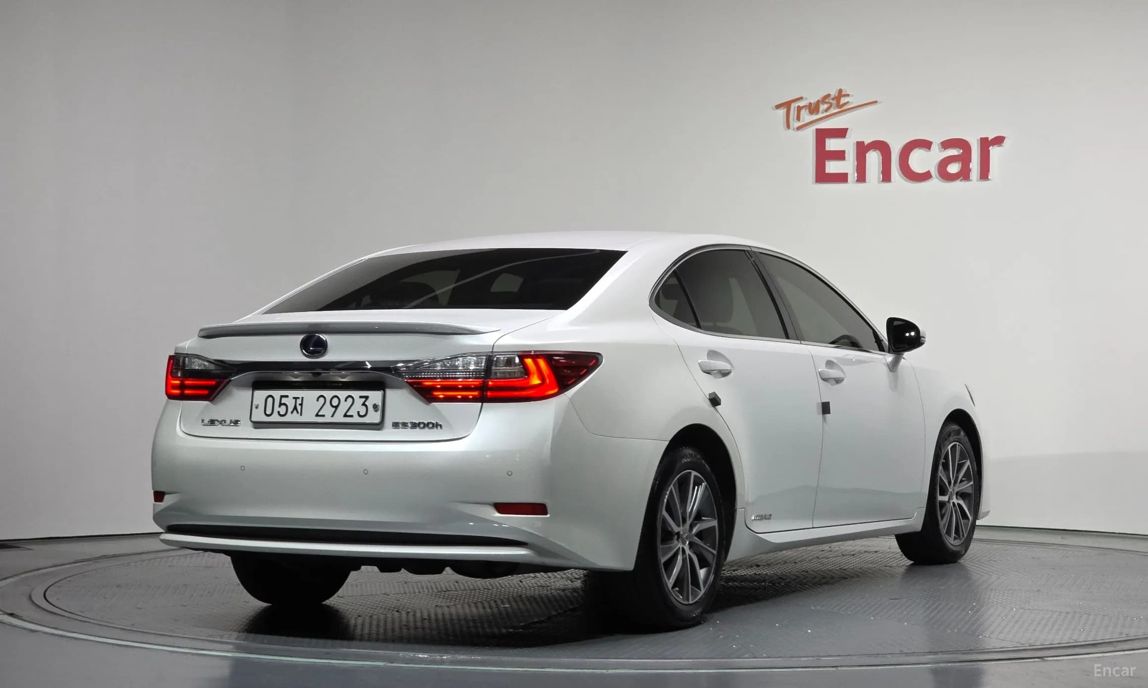 New ES350