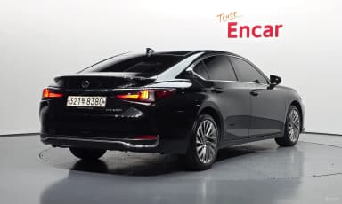 ES300h 7th Generation