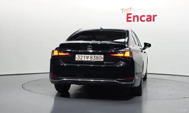 ES300h 7th Generation