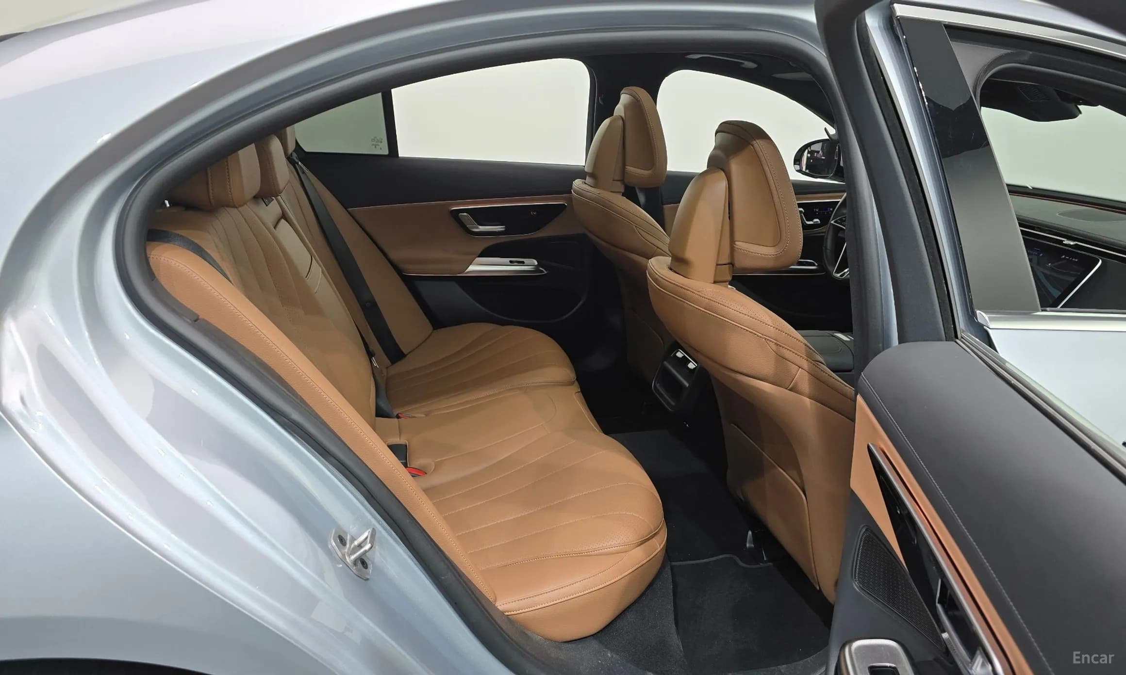 E-Class W214
