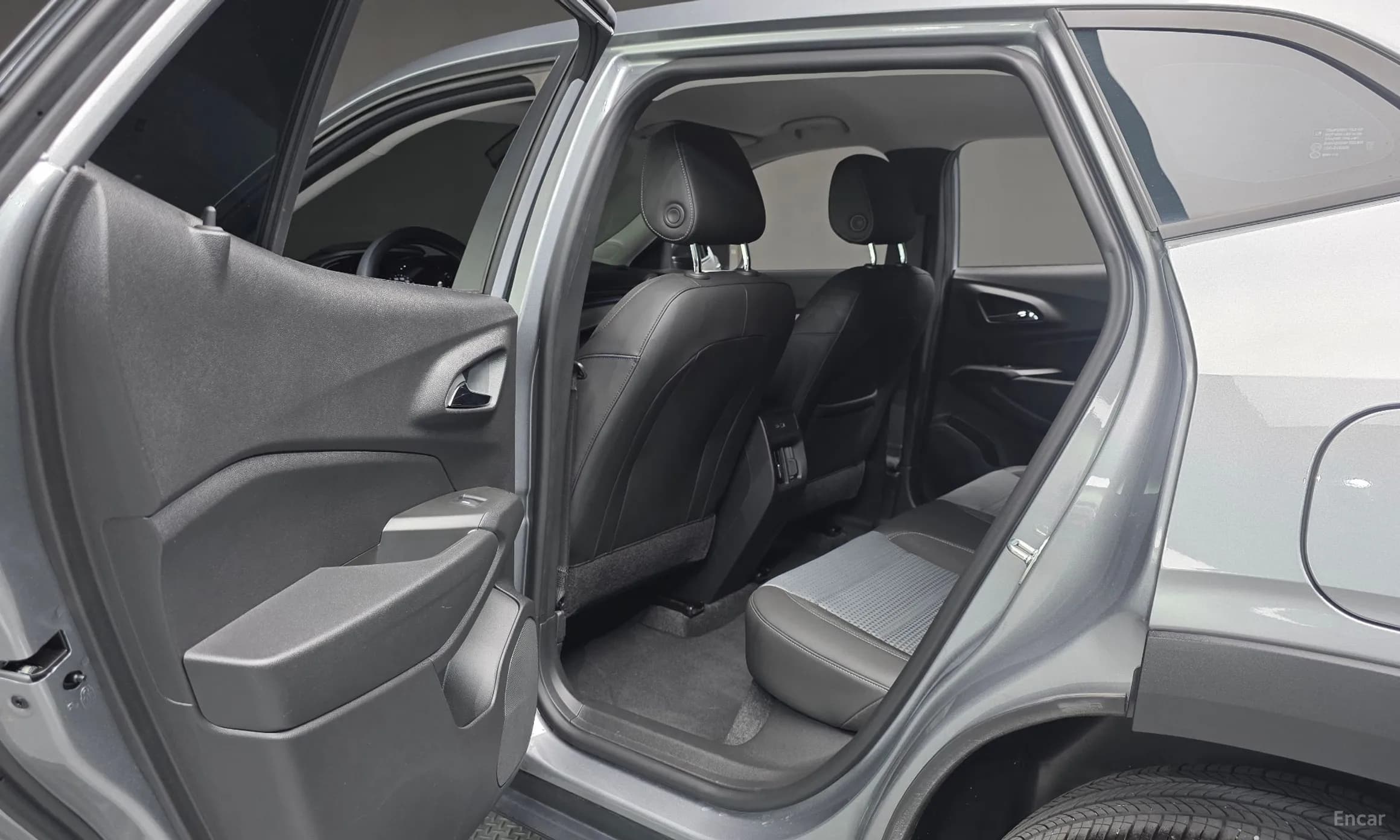 Trax Crossover
