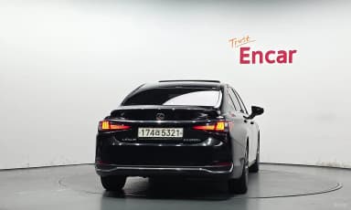 ES300h 7th Generation