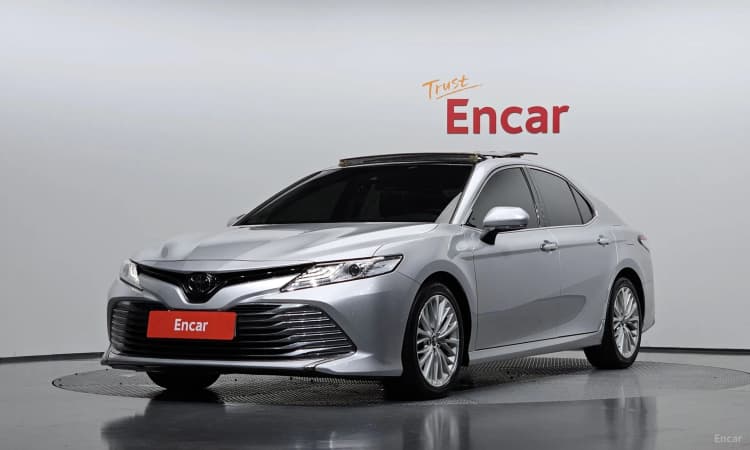 Camry (XV70)