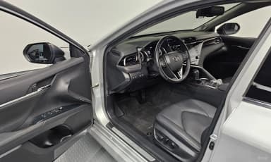 Camry (XV70)