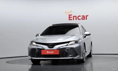 Camry (XV70)