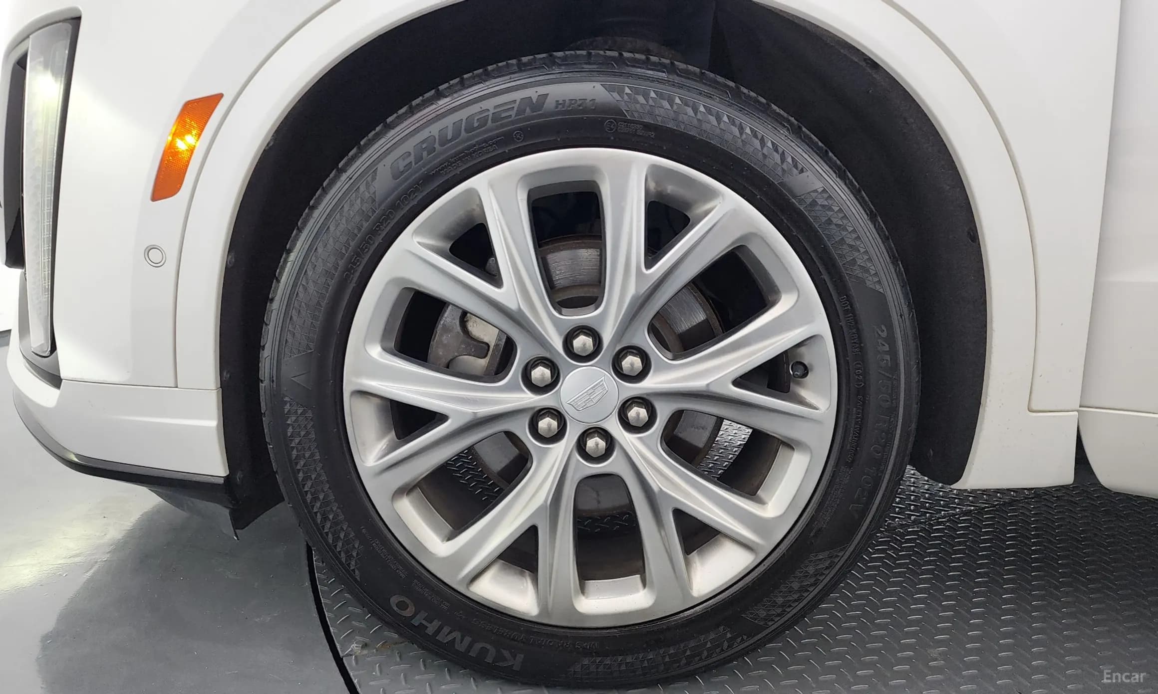 XT6