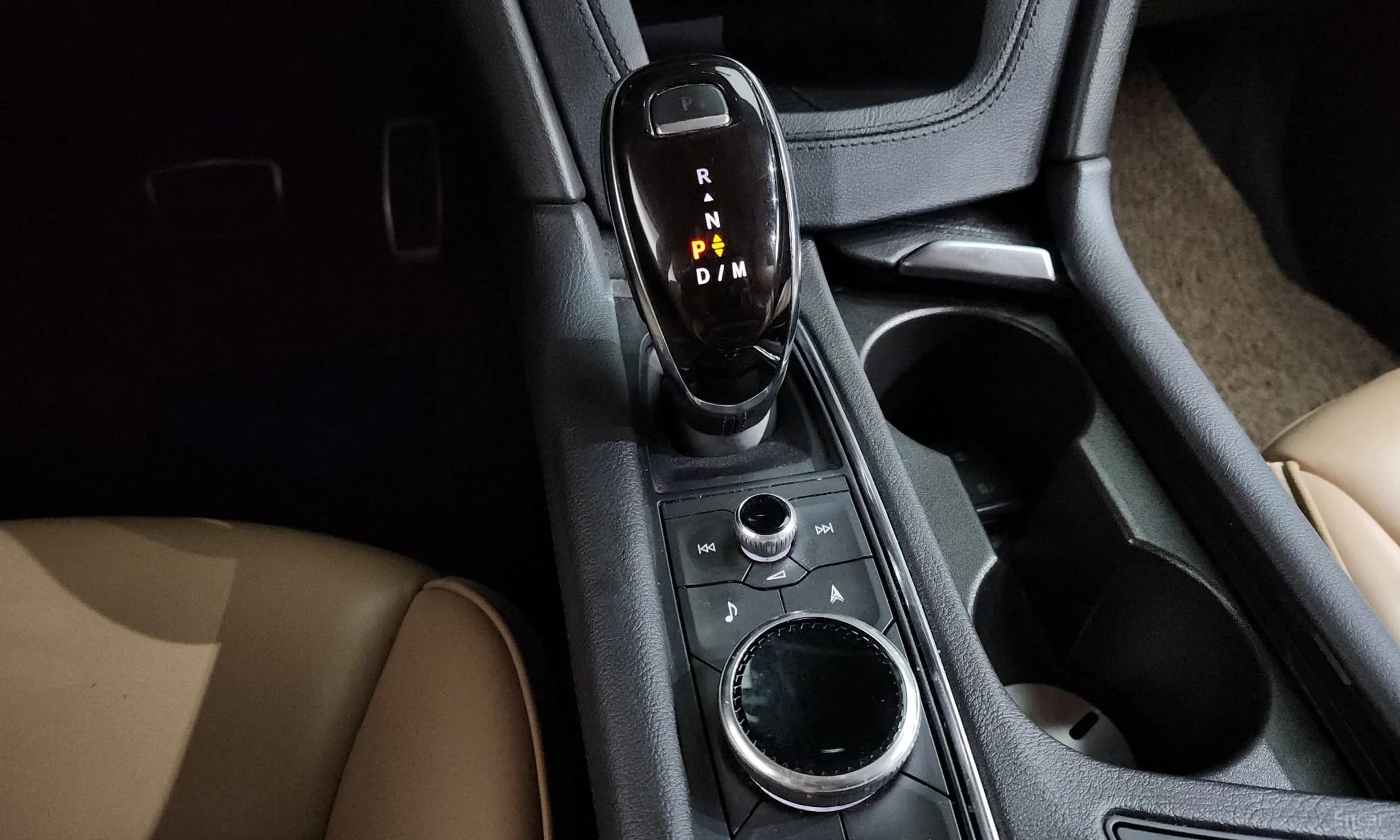 XT6
