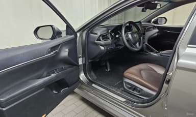 Camry (XV70)