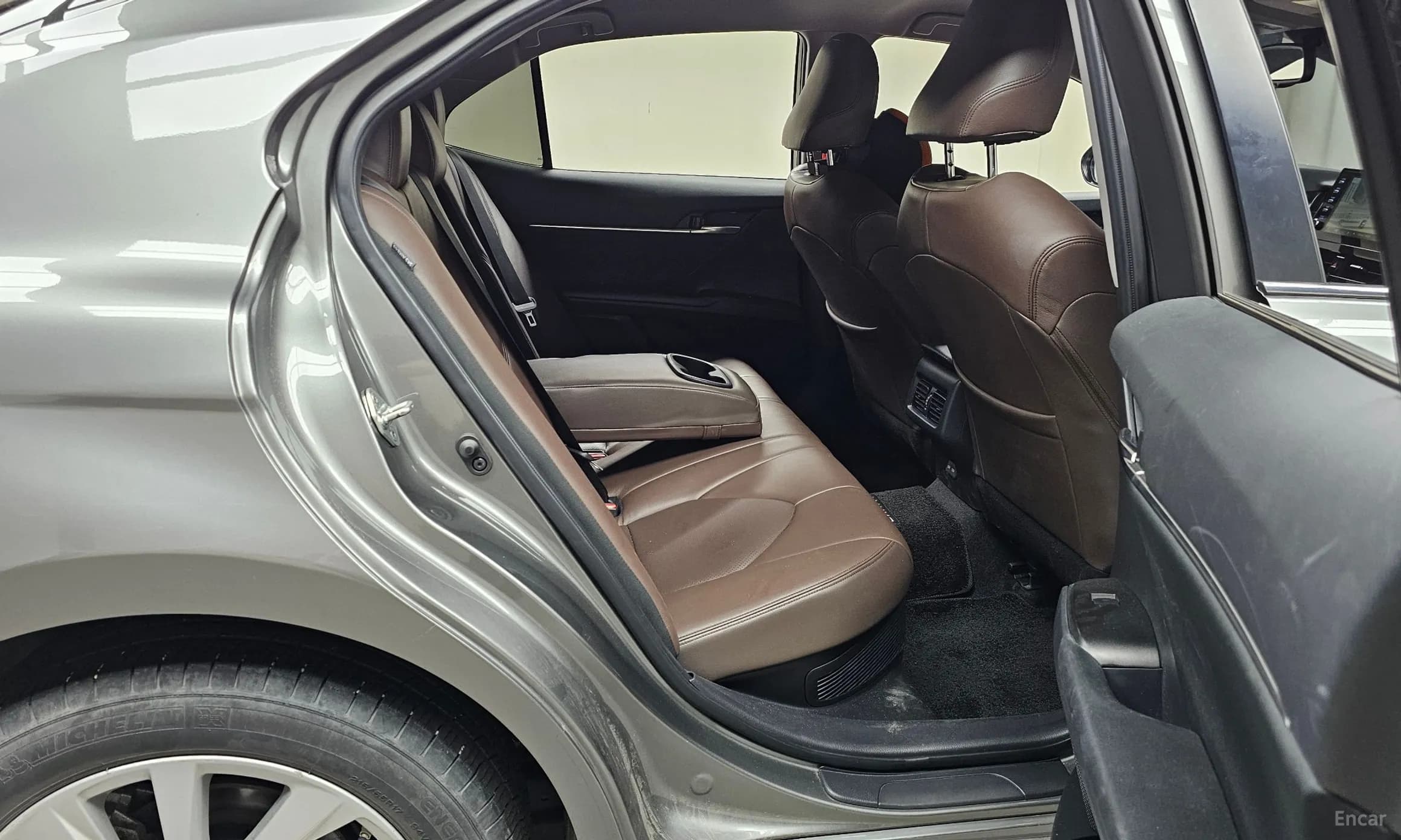 Camry (XV70)