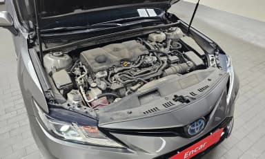 Camry (XV70)