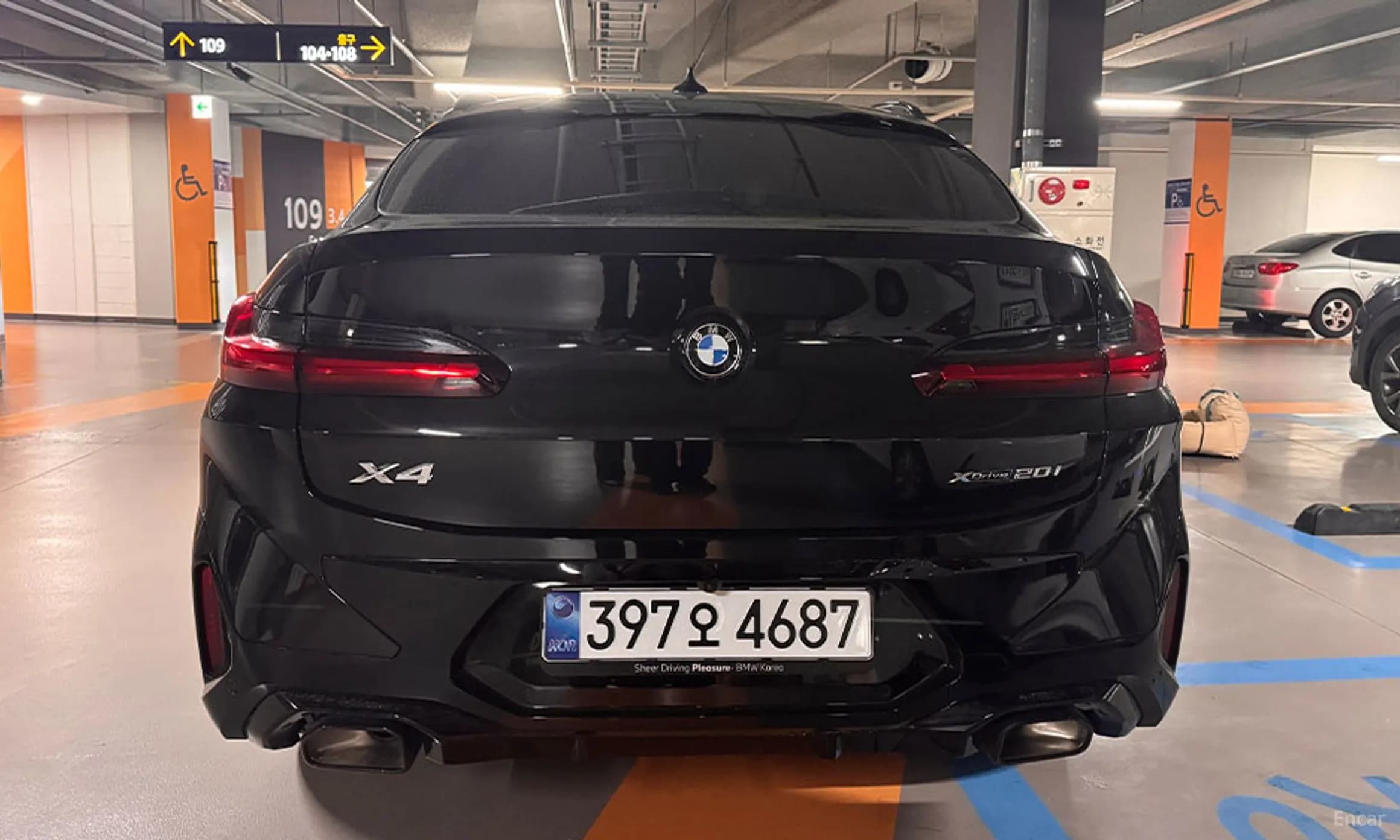 X4 (G02)