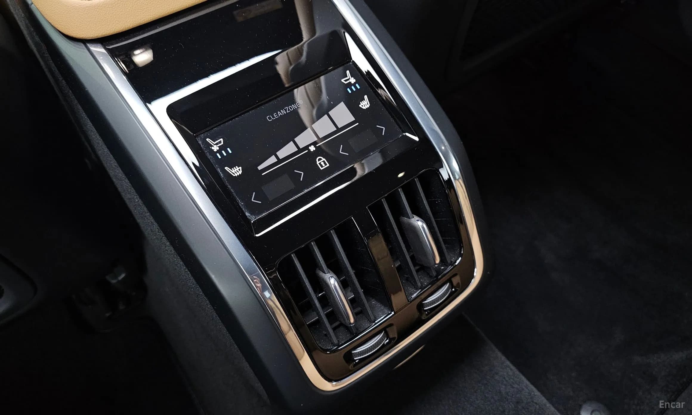 S90