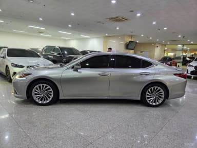 ES300h 7th Generation