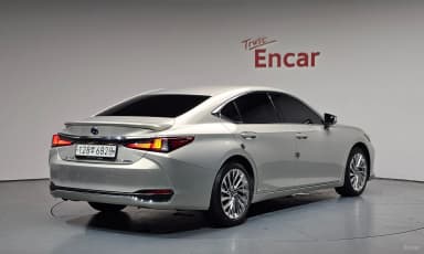 ES300h 7th Generation