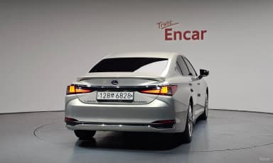 ES300h 7th Generation