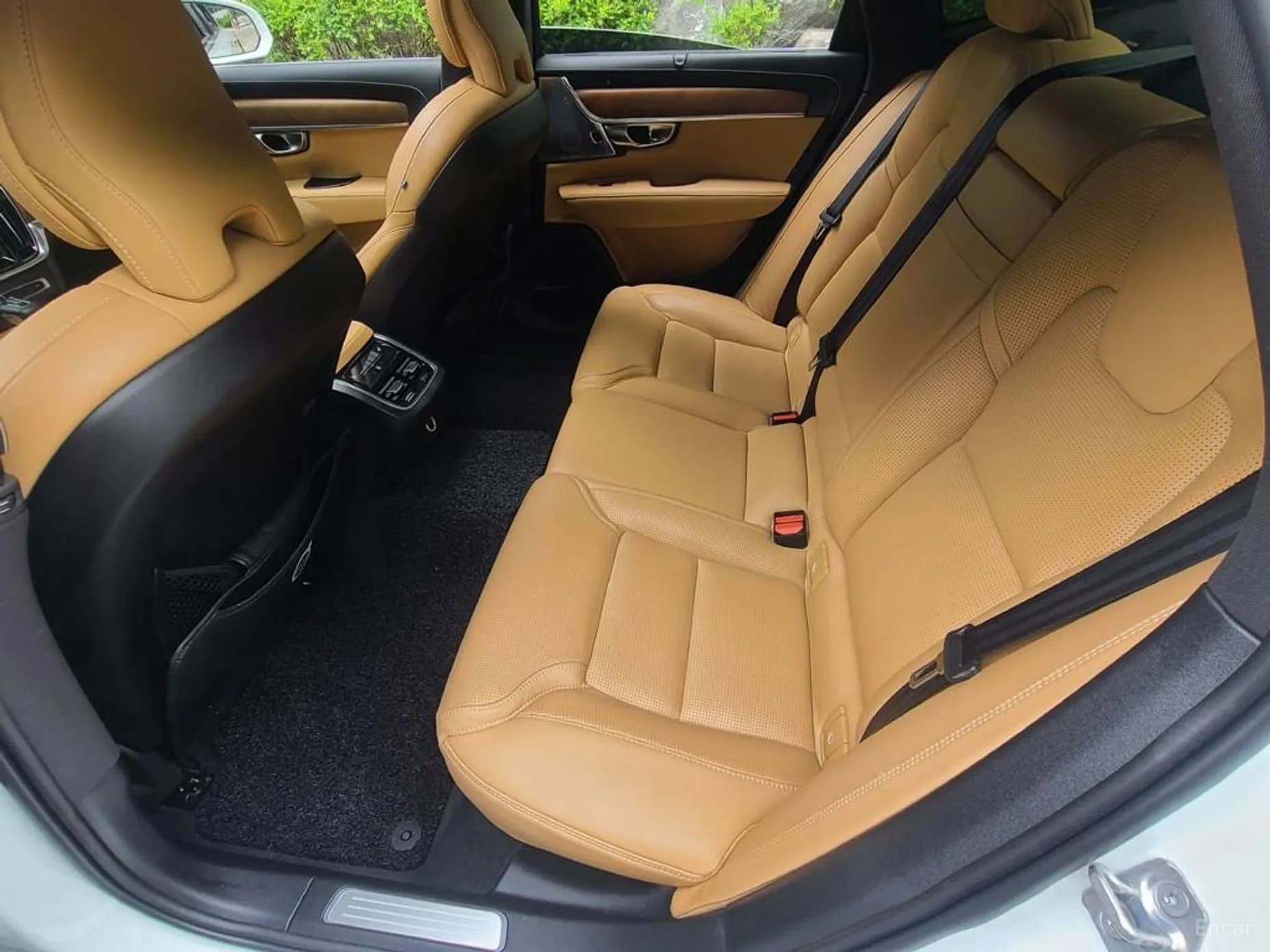 S90