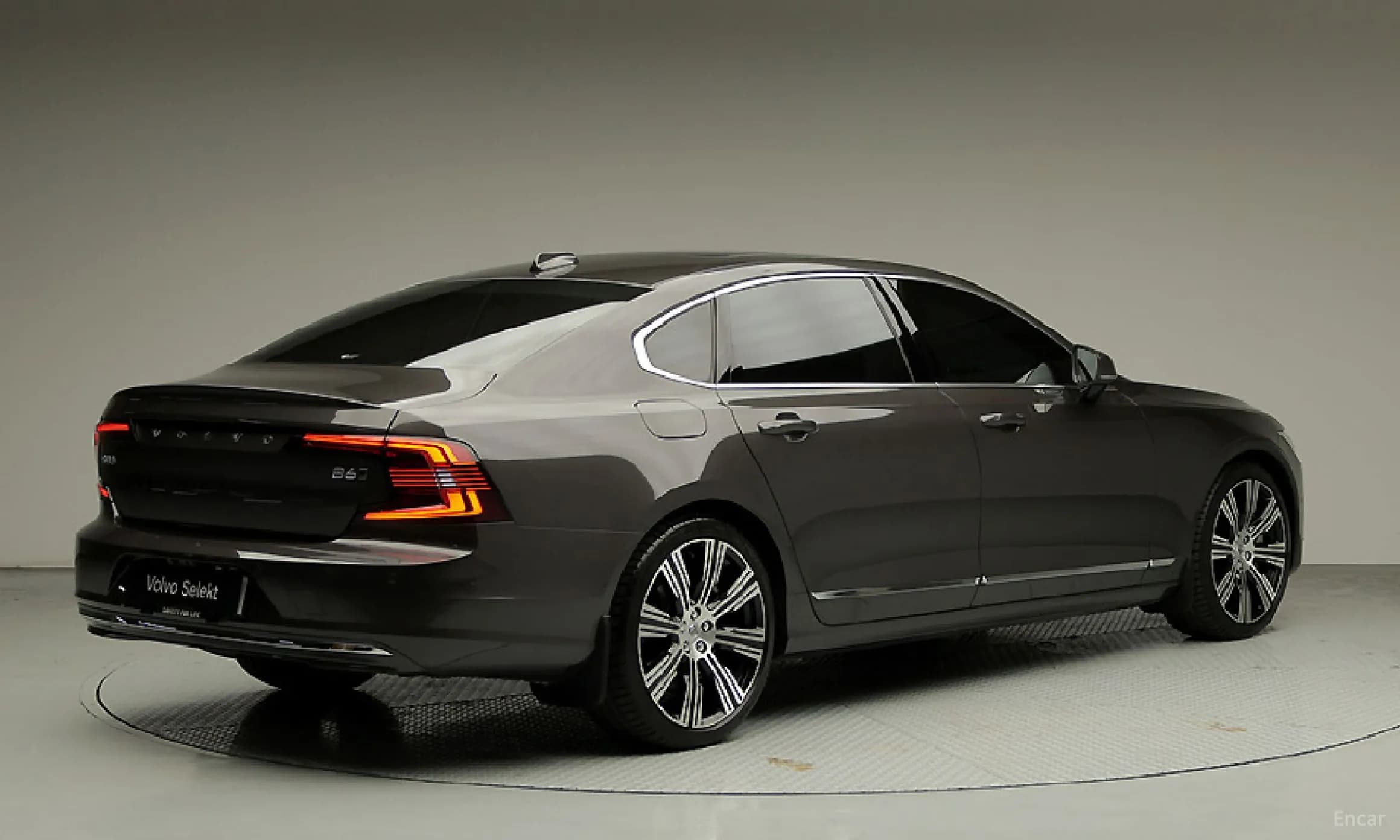 S90