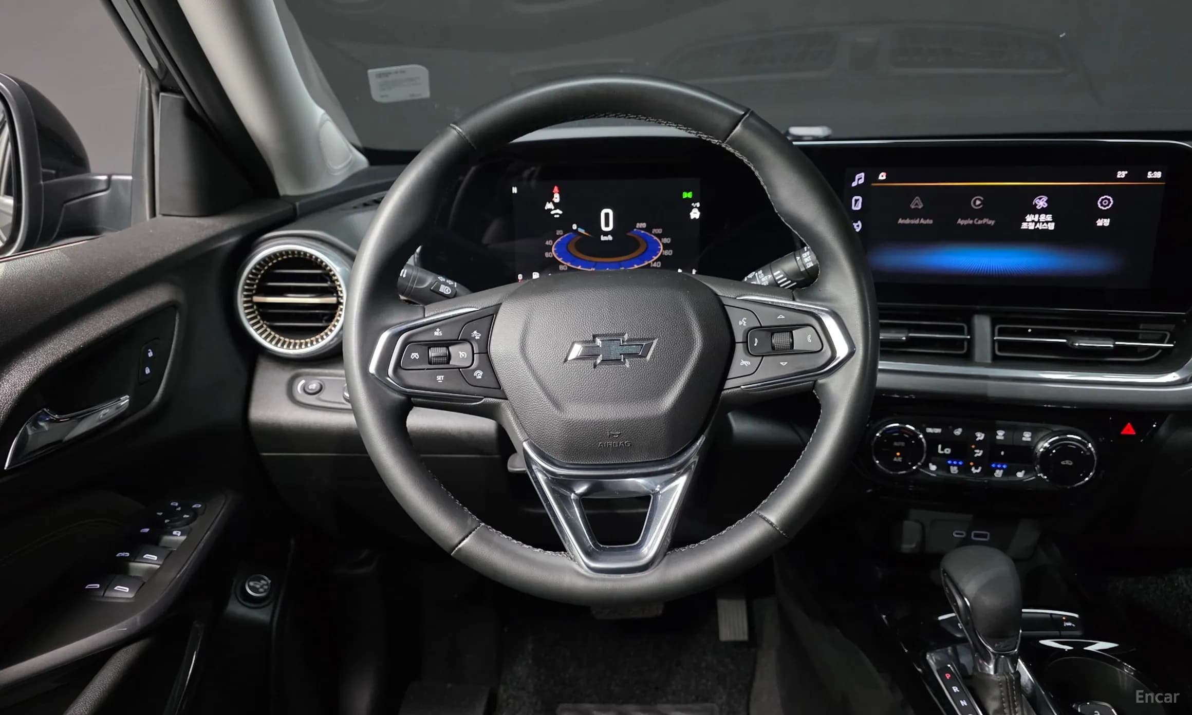 Trax Crossover