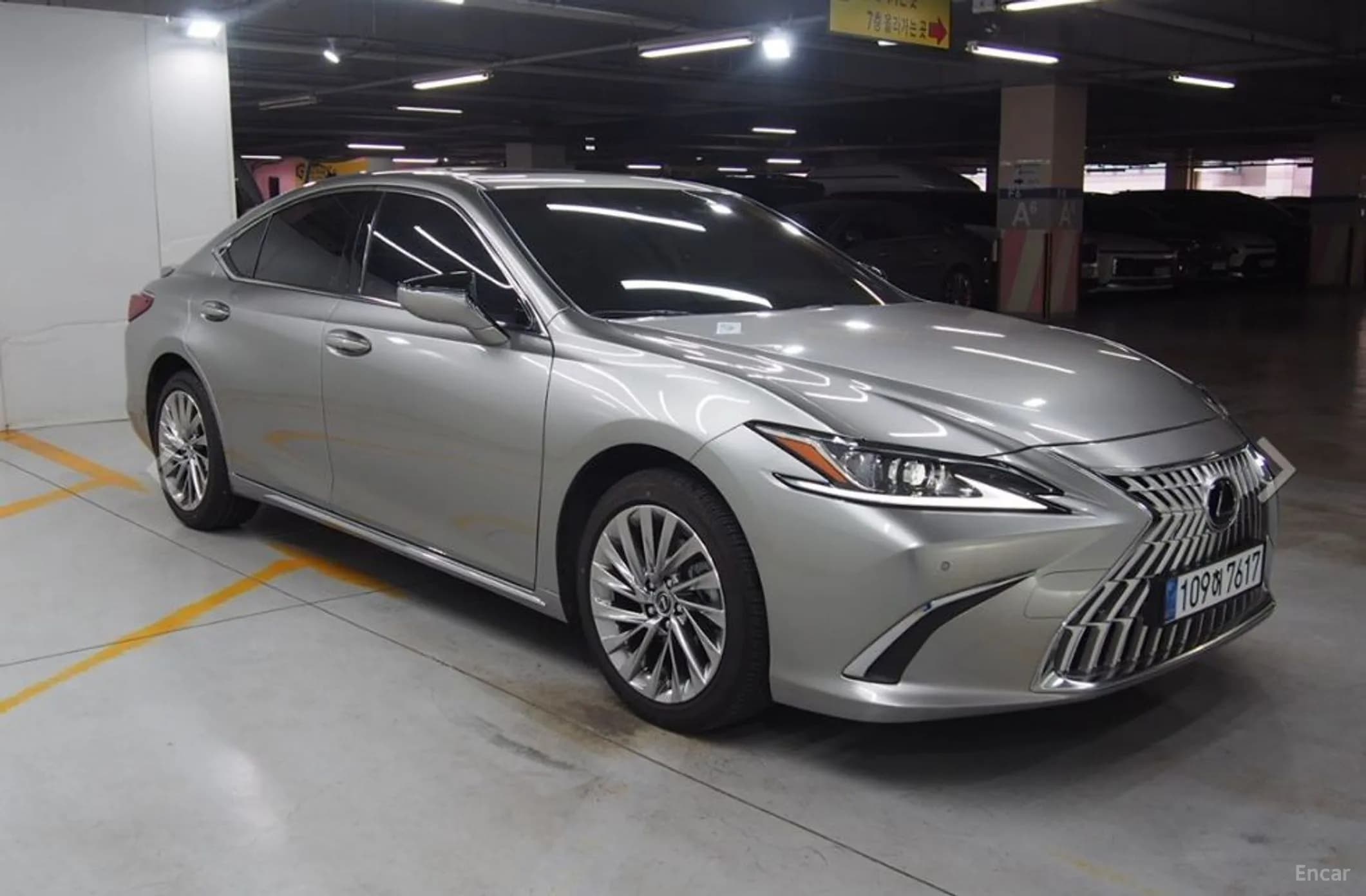 ES300h 7th Generation