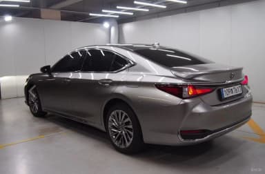 ES300h 7th Generation