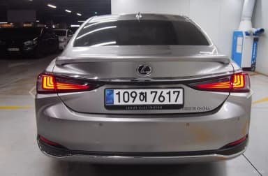 ES300h 7th Generation