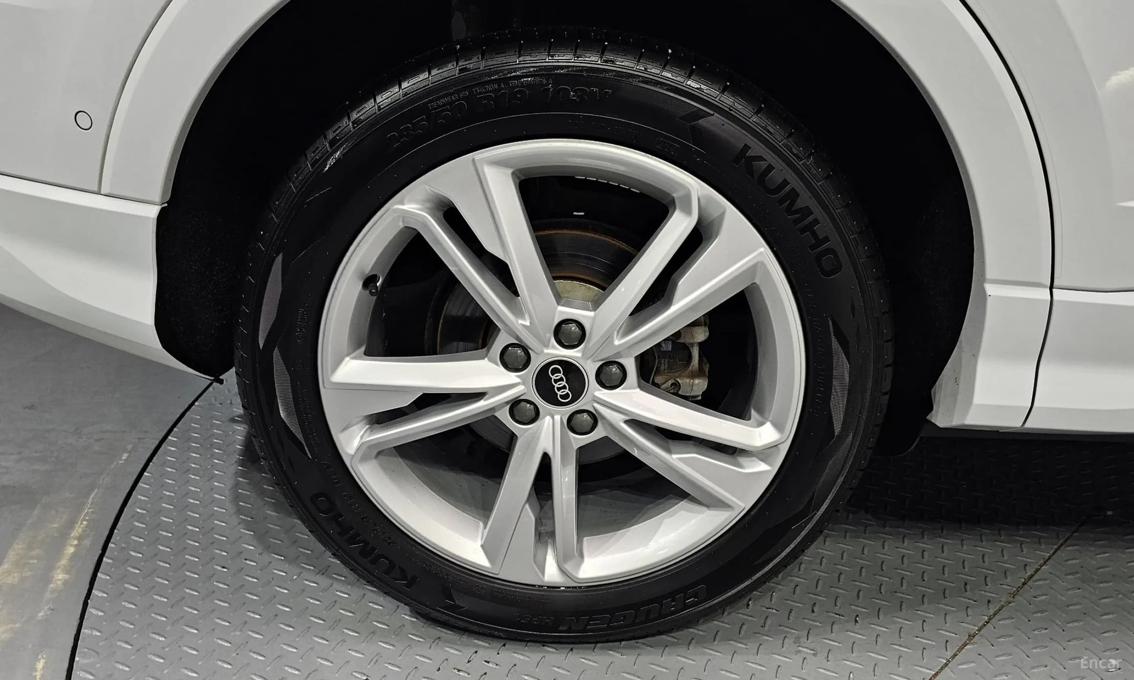 Q3 (F3)