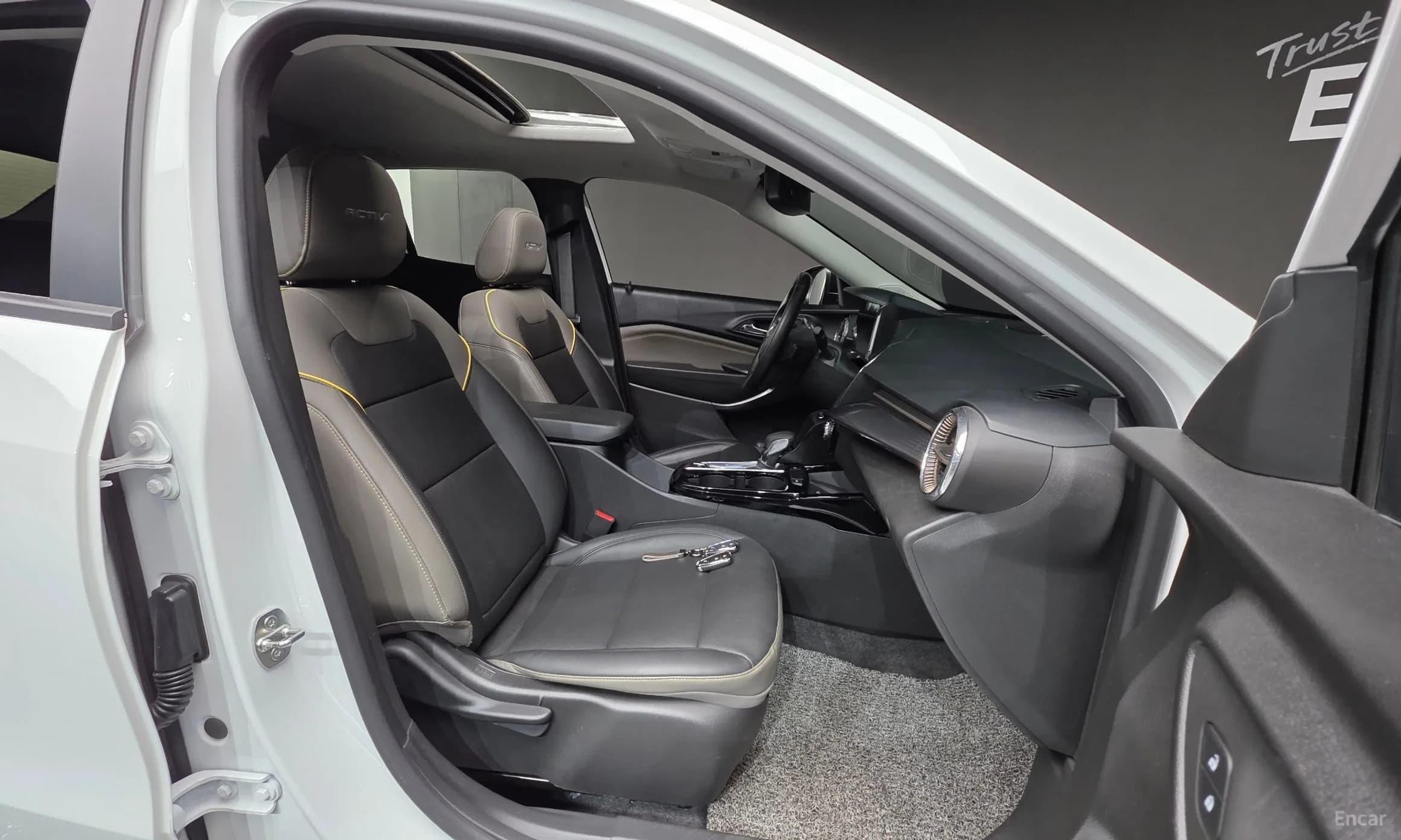 Trax Crossover
