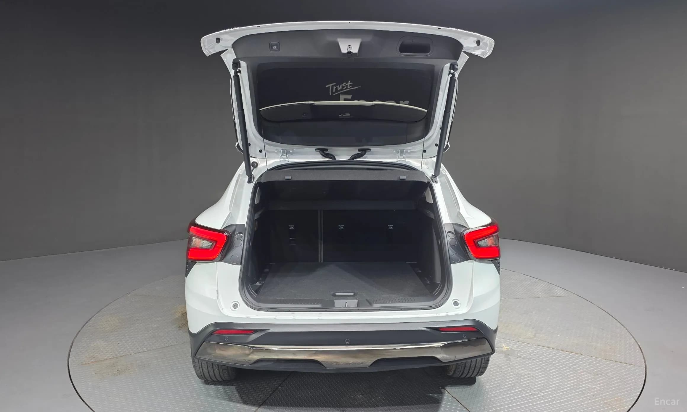 Trax Crossover